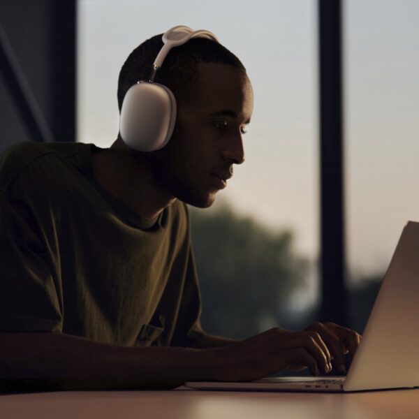 Apple AirPods Max Plata Reacondicionado